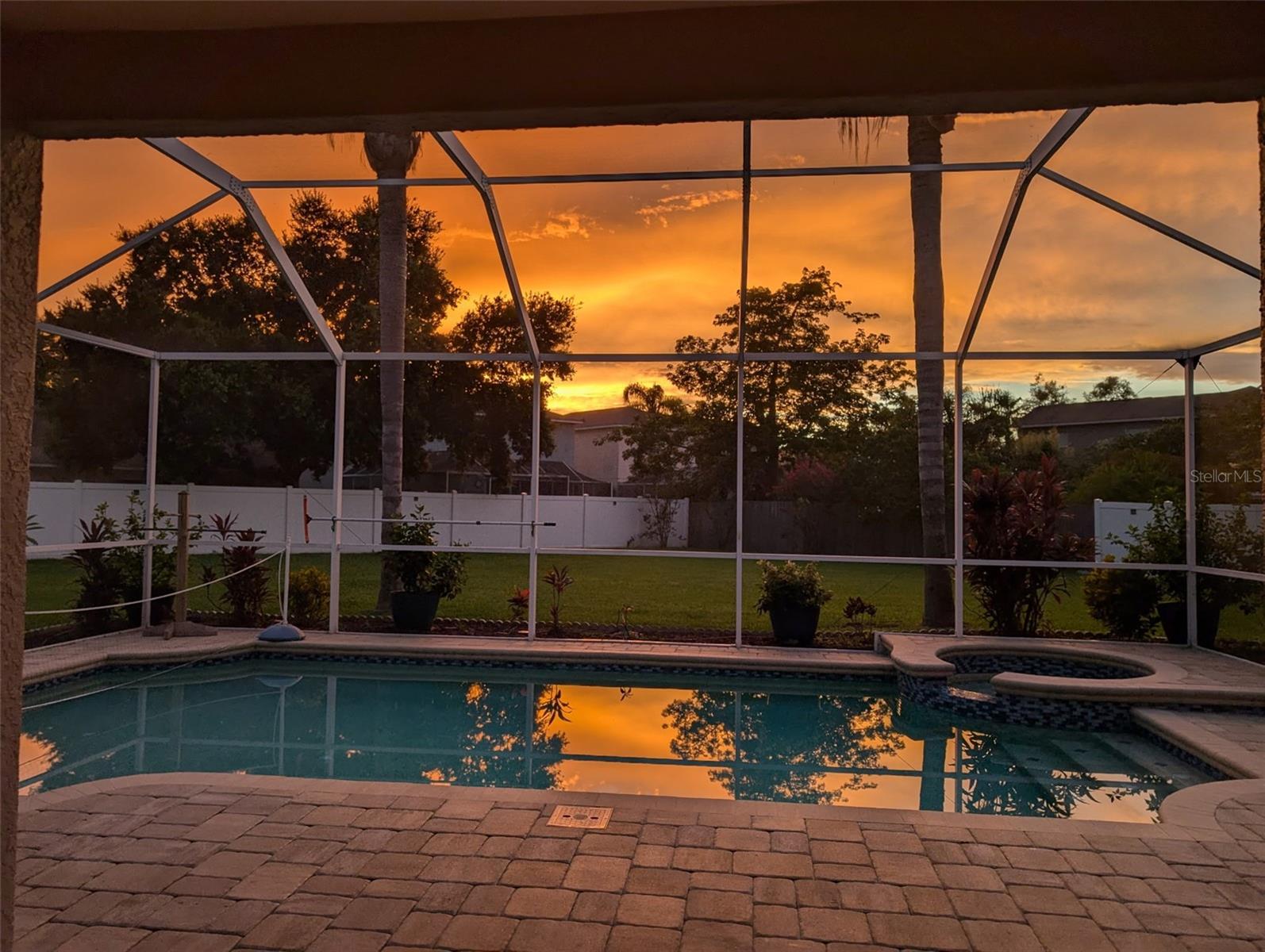 Listing photo id 25 for 1313 Key West Court