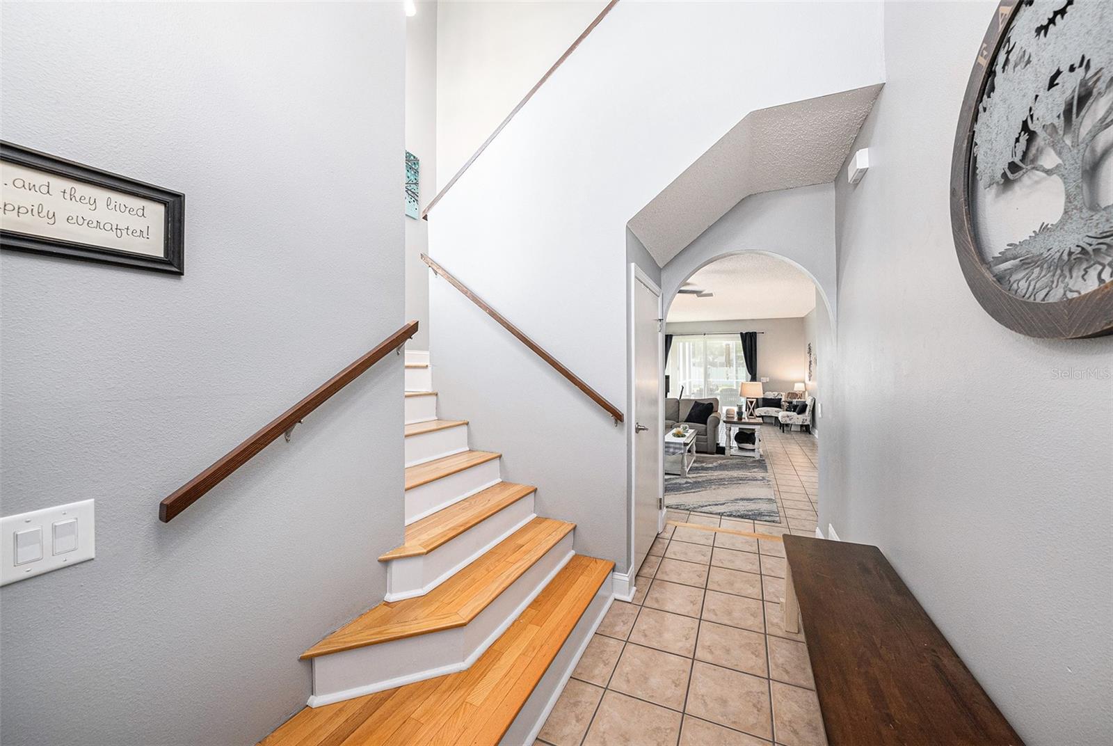 Listing photo id 2 for 1313 Key West Court