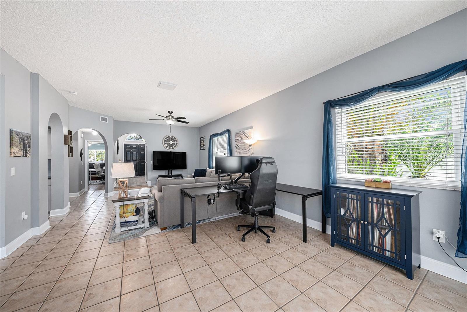 Listing photo id 5 for 1313 Key West Court