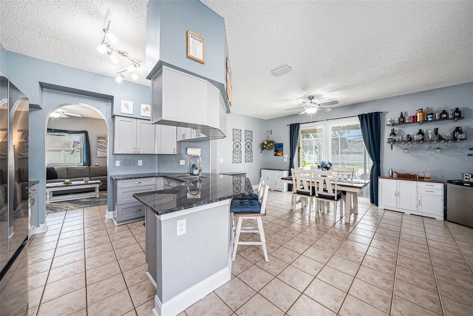 Listing photo id 7 for 1313 Key West Court