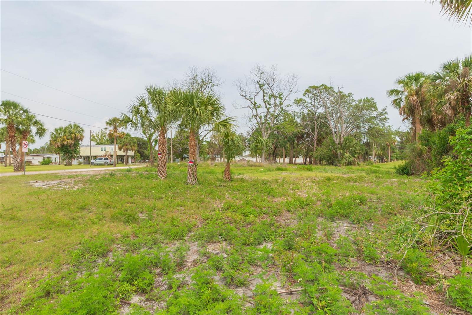 Listing photo id 0 for 14639 Conner Drive