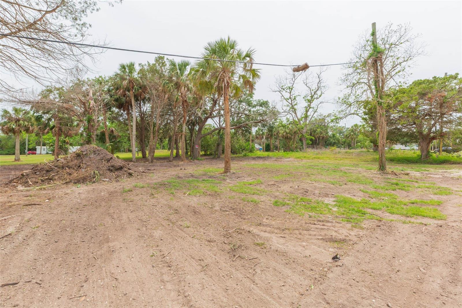 Listing photo id 7 for 14639 Conner Drive