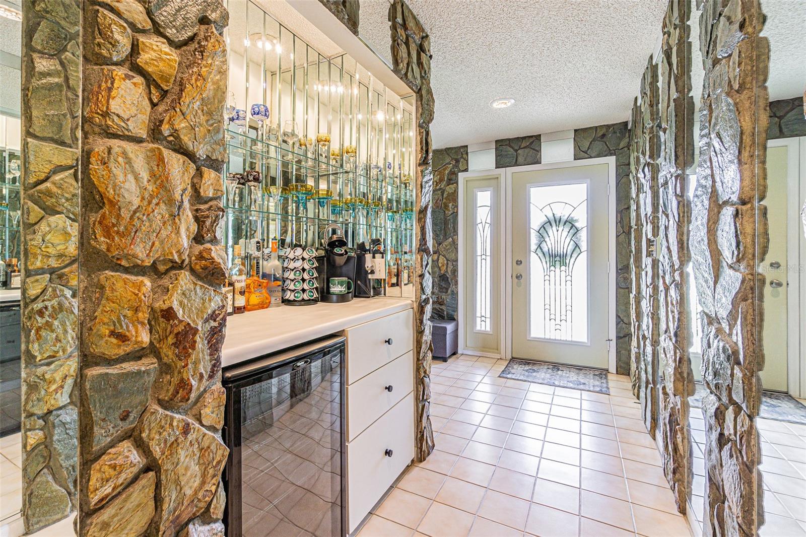 Image 14 of 34 For 9930 121 Street N