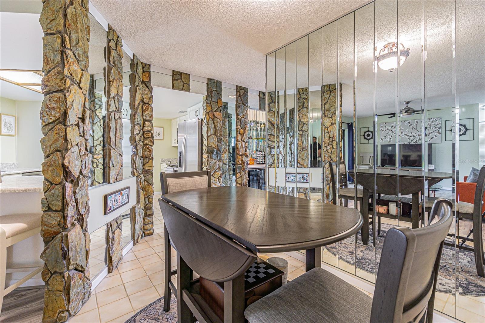 Image 15 of 34 For 9930 121 Street N