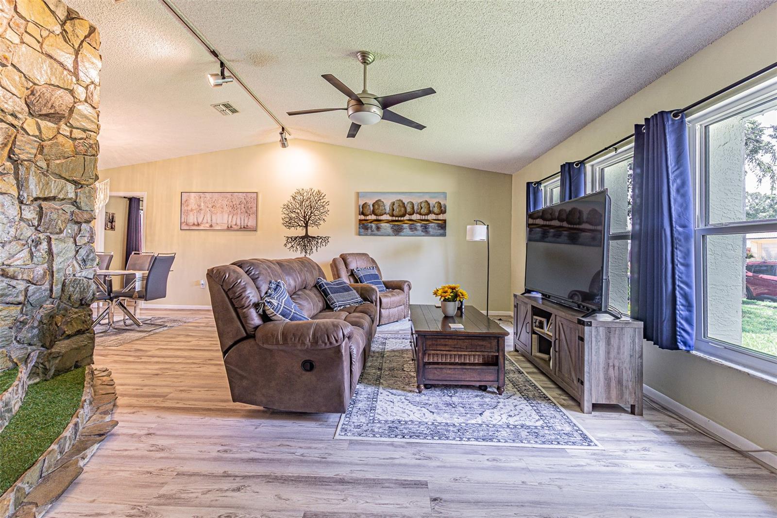 Image 16 of 34 For 9930 121 Street N