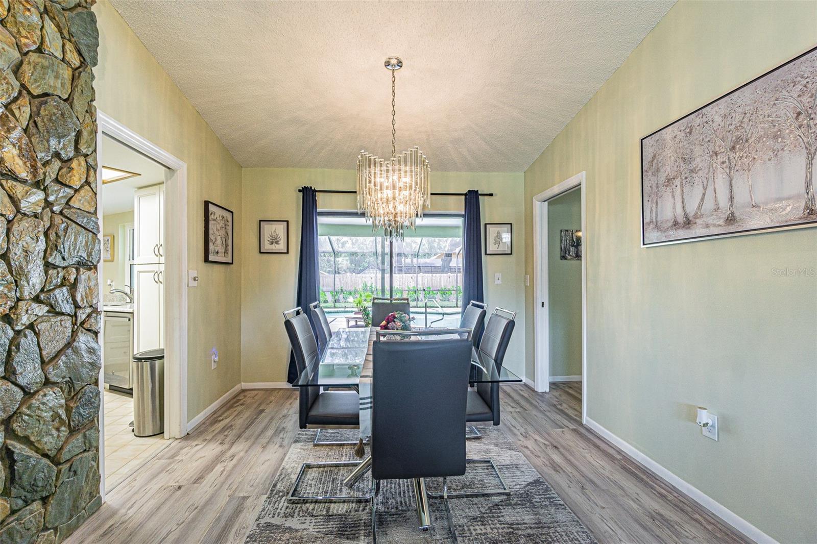 Image 19 of 34 For 9930 121 Street N