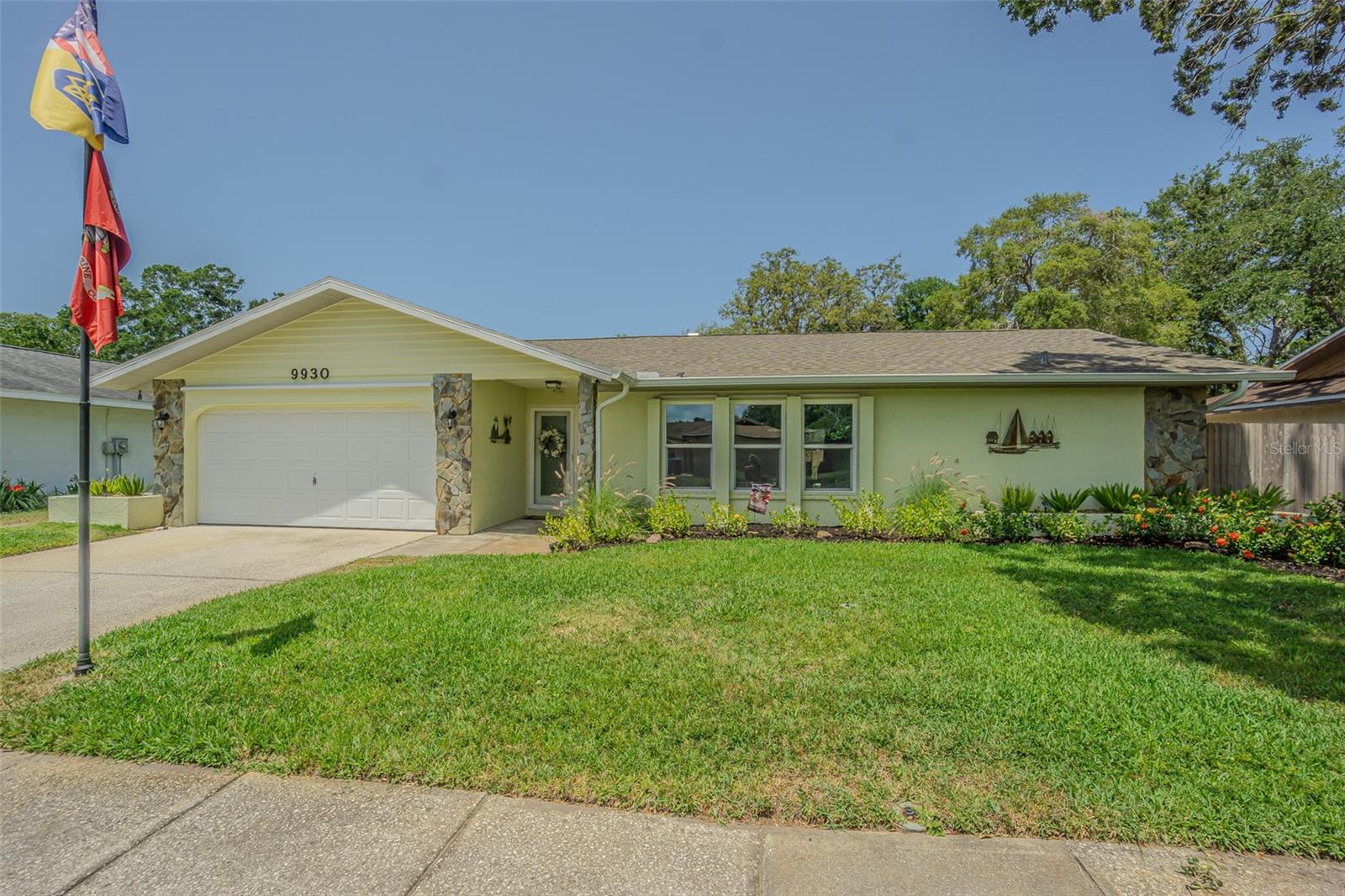 Image 2 of 34 For 9930 121 Street N