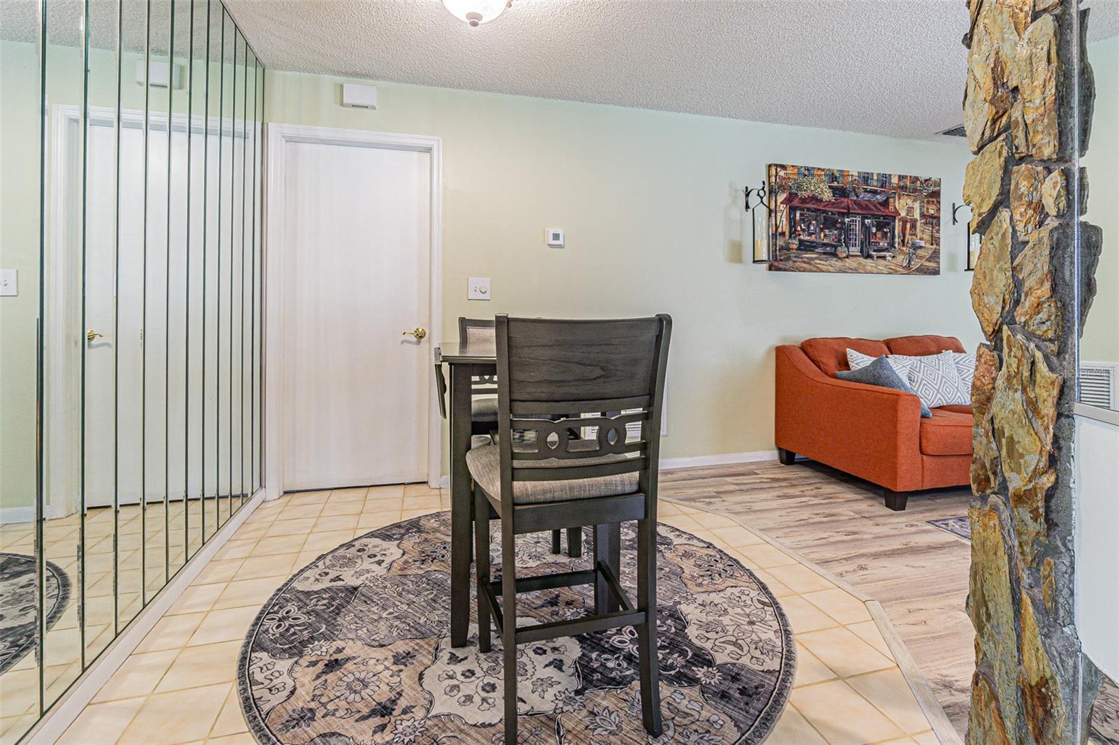 Image 20 of 34 For 9930 121 Street N