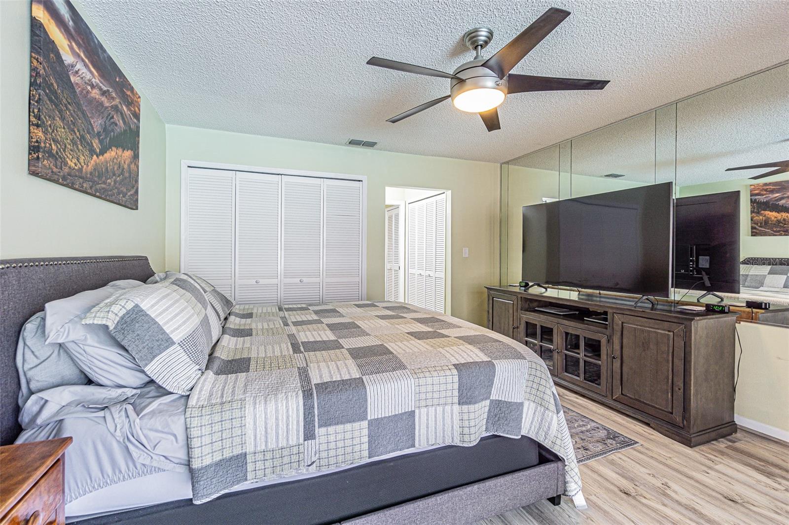 Image 22 of 34 For 9930 121 Street N