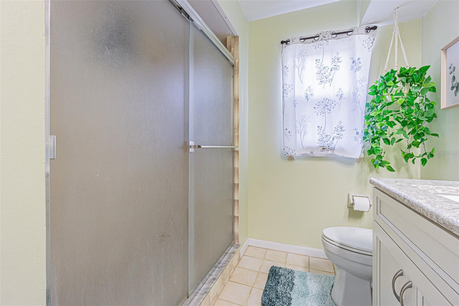 Image 25 of 34 For 9930 121 Street N