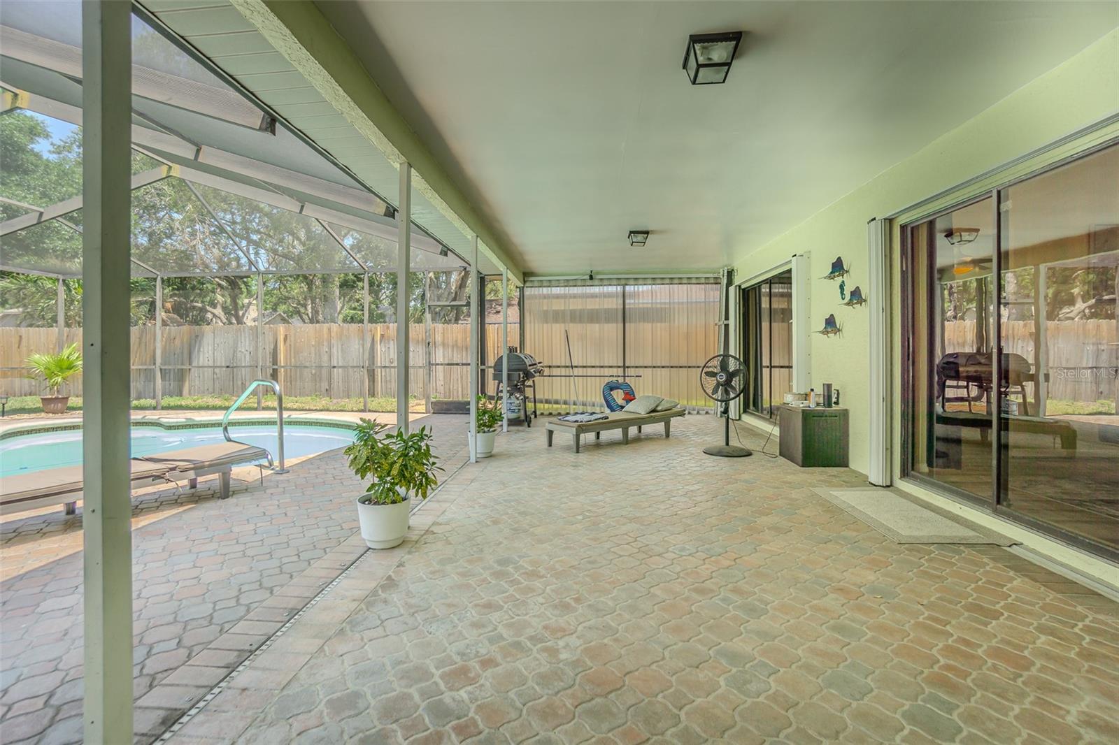 Image 32 of 34 For 9930 121 Street N