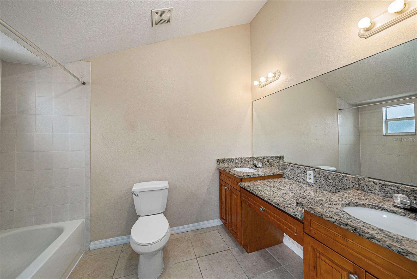 Image 12 of 25 For 9519 Citrus Glen Place