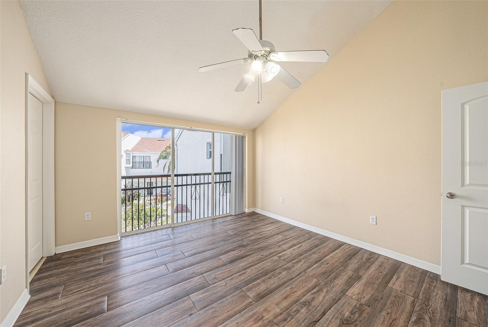 Image 17 of 25 For 9519 Citrus Glen Place