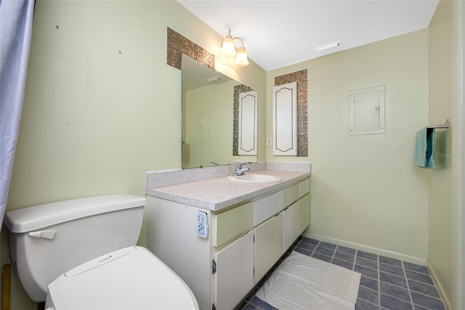 Image 39 of 84 For 1100 Bay Drive 60