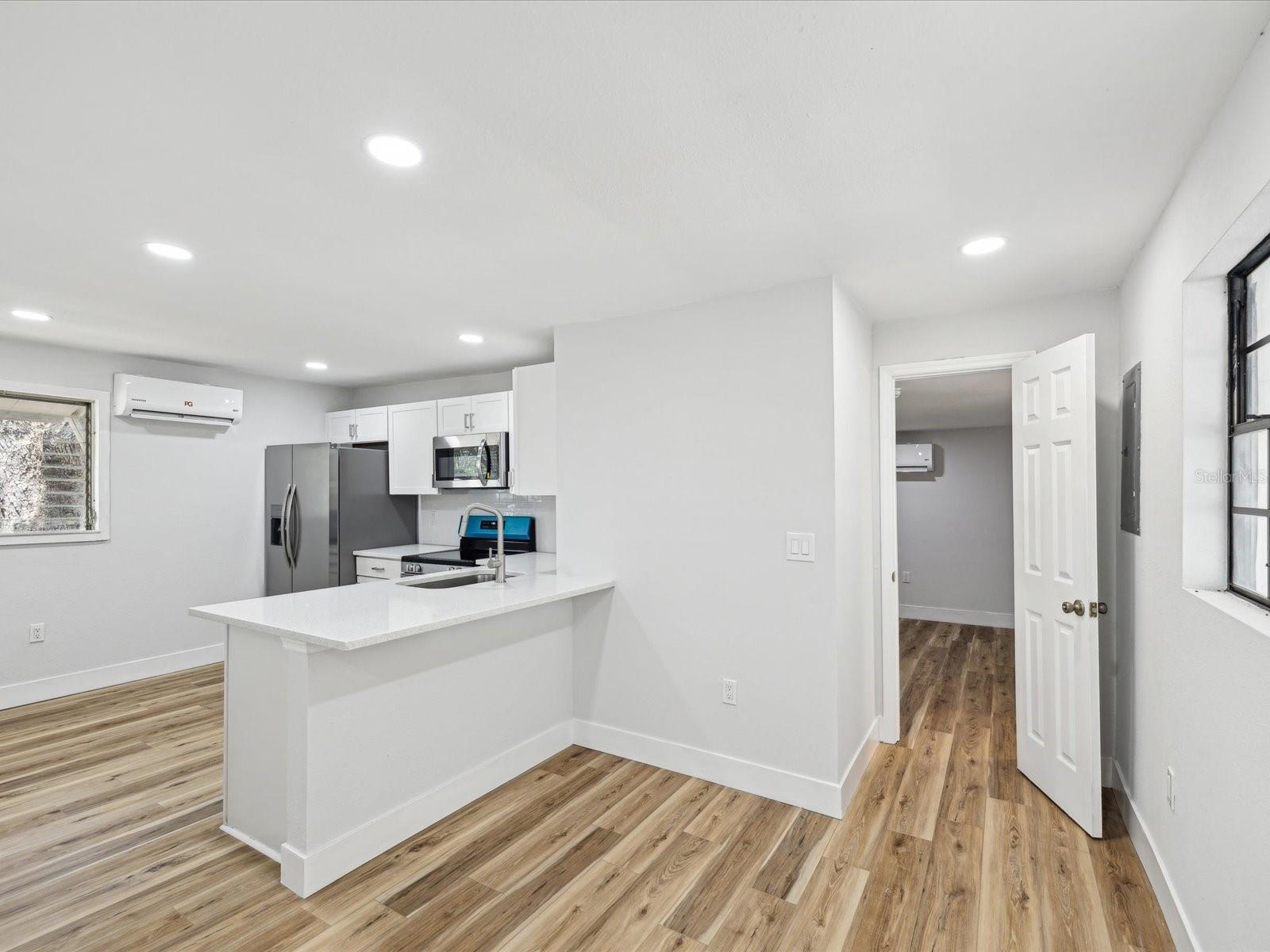 Image 10 of 43 For 7813 Cadillac Avenue