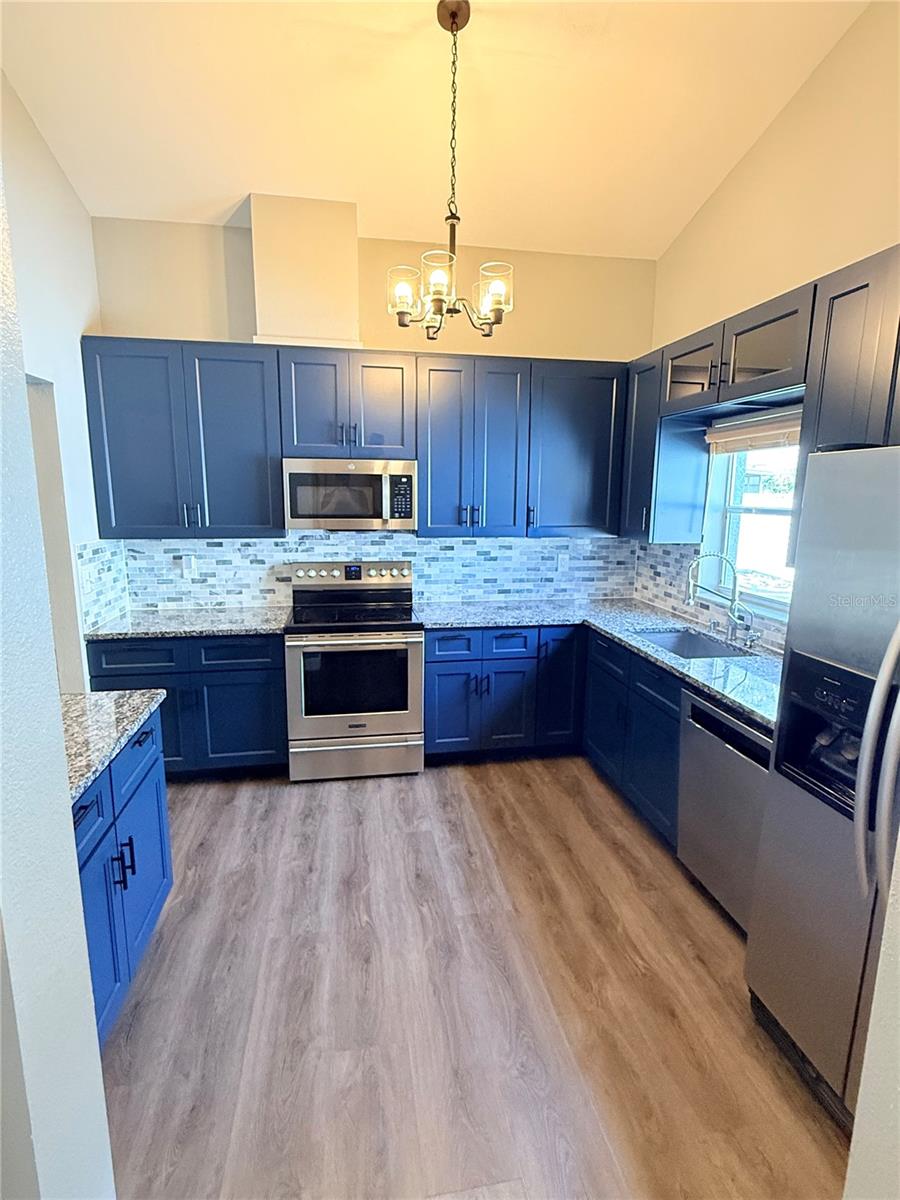 Listing photo id 8 for 11619 Fox Creek Drive