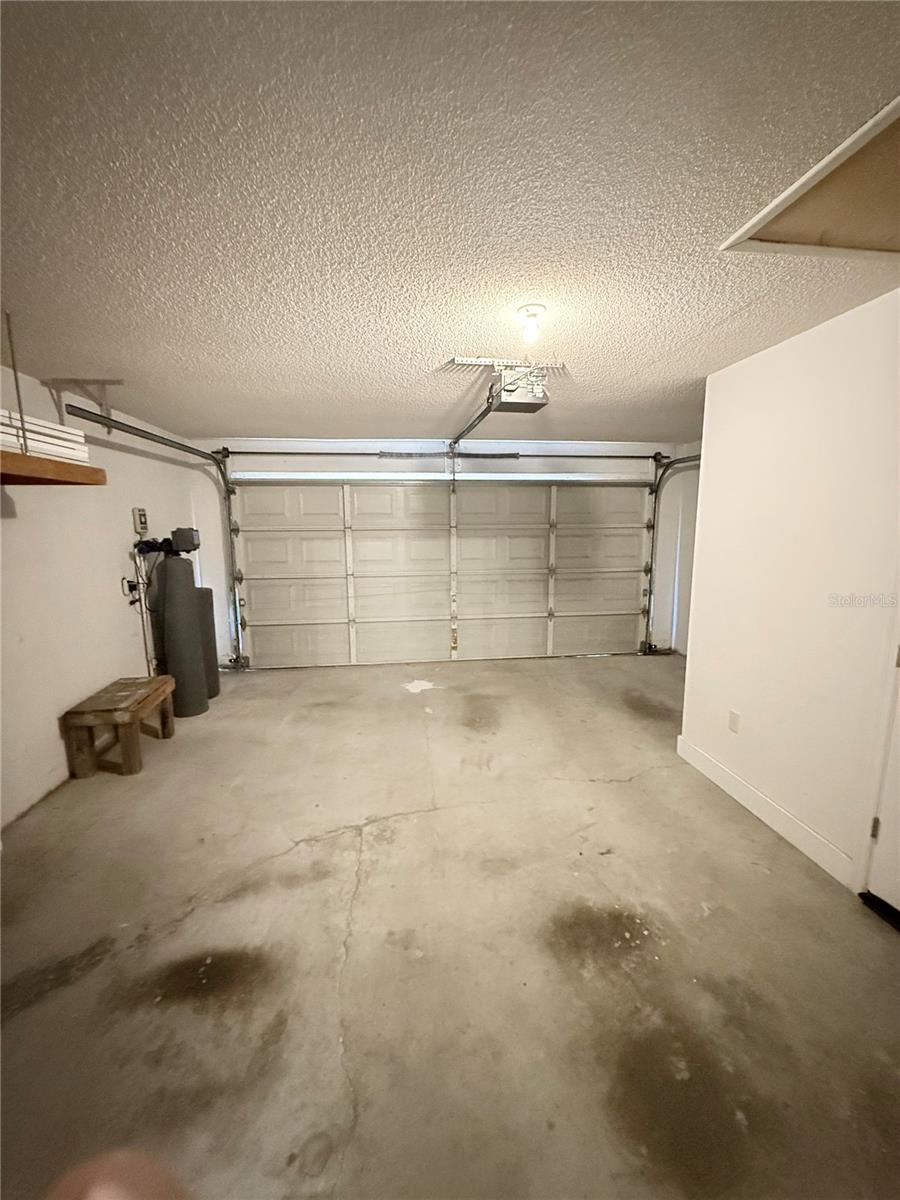 Listing photo id 13 for 11619 Fox Creek Drive
