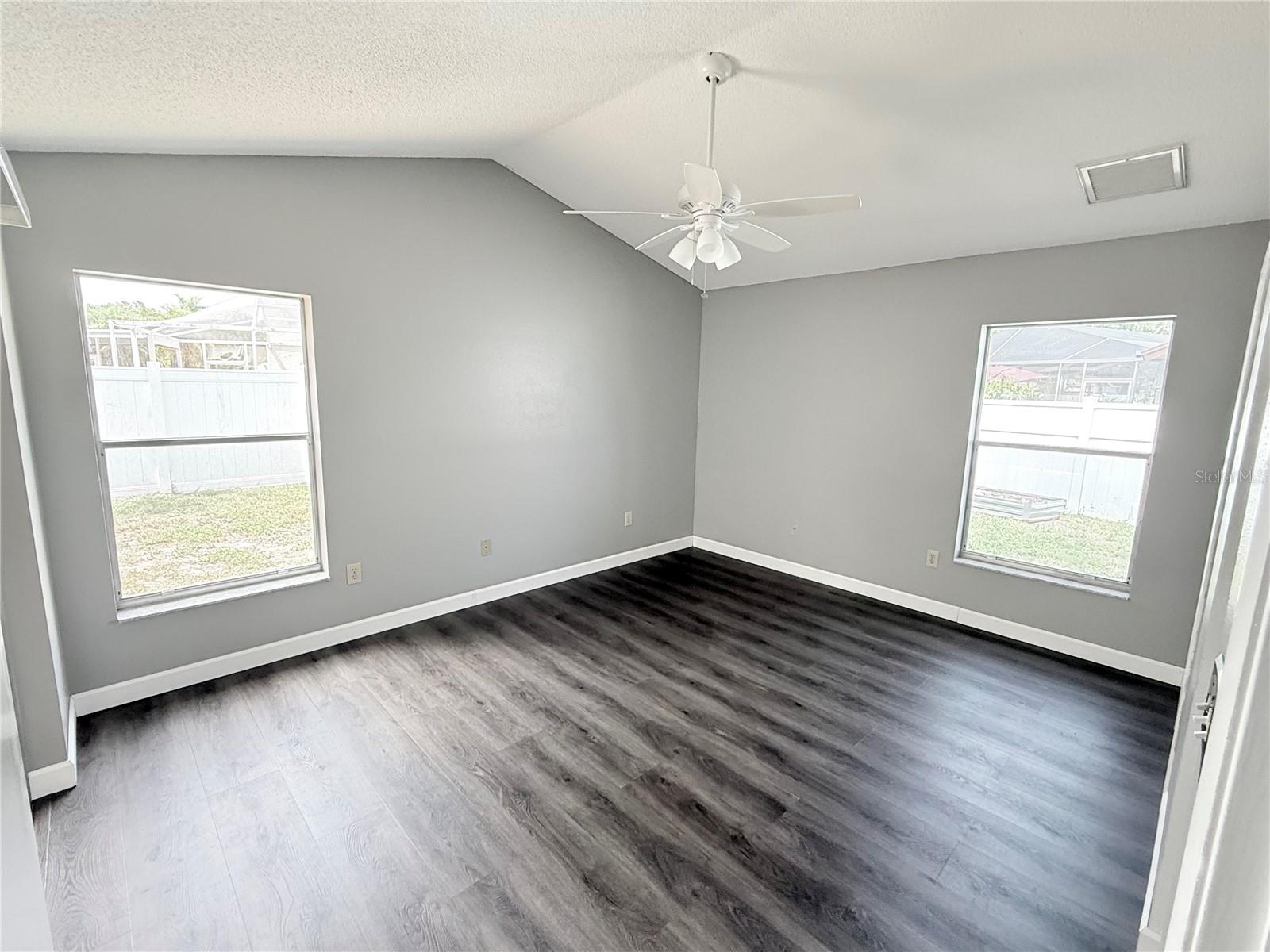 Listing photo id 17 for 11619 Fox Creek Drive