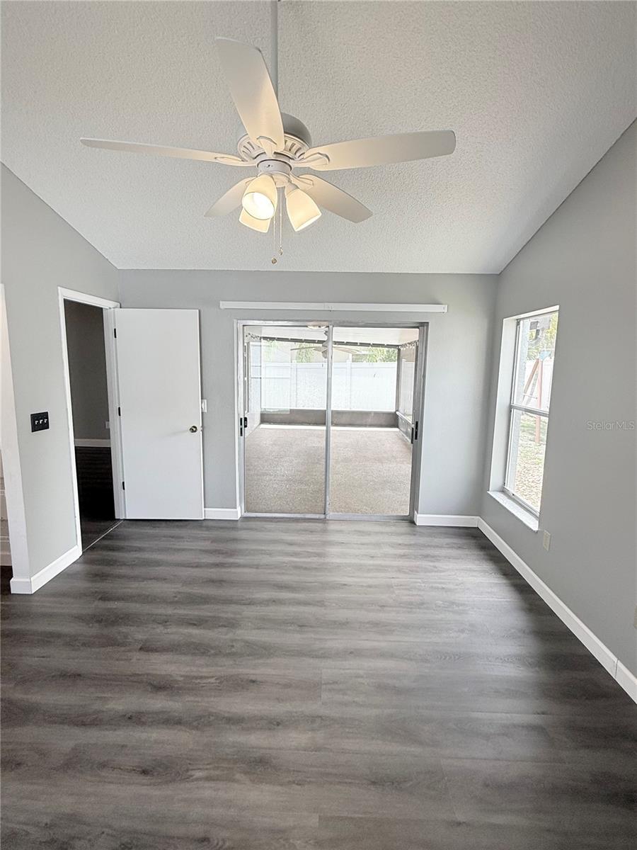 Listing photo id 18 for 11619 Fox Creek Drive