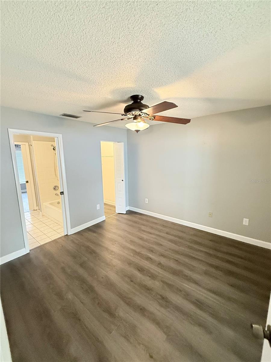 Listing photo id 24 for 11619 Fox Creek Drive