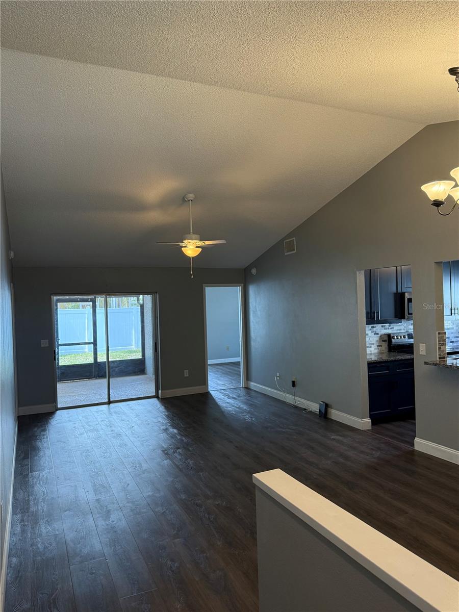 Listing photo id 2 for 11619 Fox Creek Drive