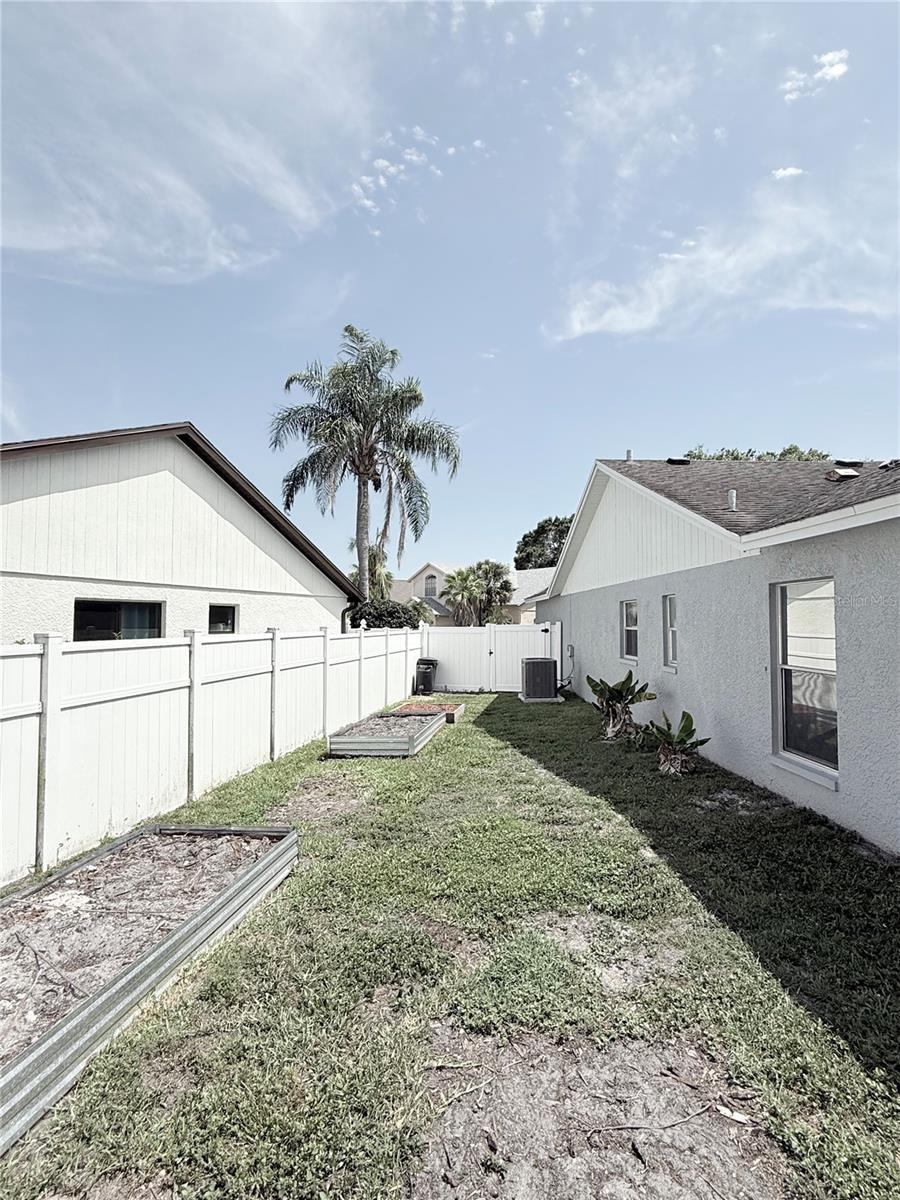Listing photo id 38 for 11619 Fox Creek Drive