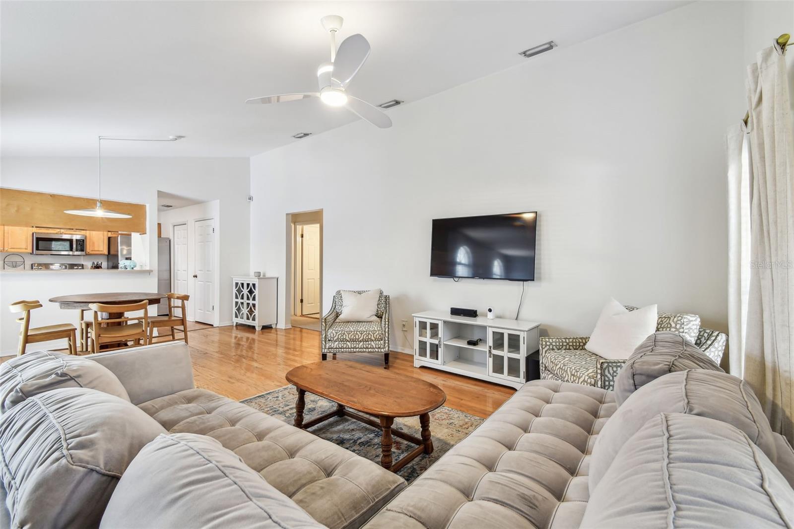 Image 4 of 20 For 3205 De Leon Street F