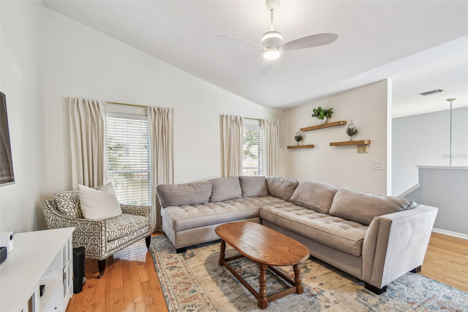 Image 5 of 20 For 3205 De Leon Street F