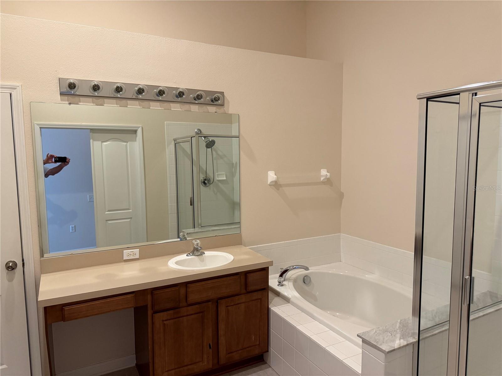 Image 21 of 23 For 7607 Mariners Harbour Drive