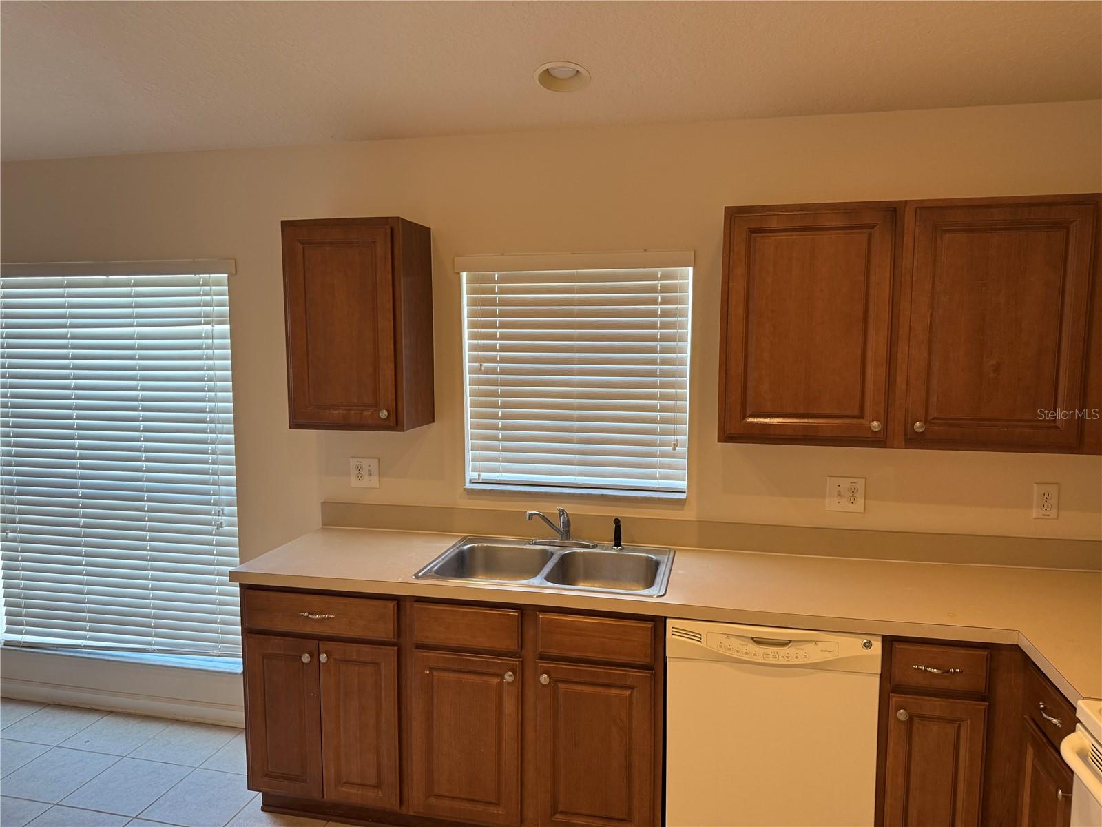 Image 3 of 23 For 7607 Mariners Harbour Drive