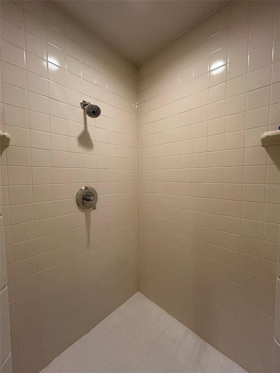 Image 17 of 24 For 607 10th Boulevard