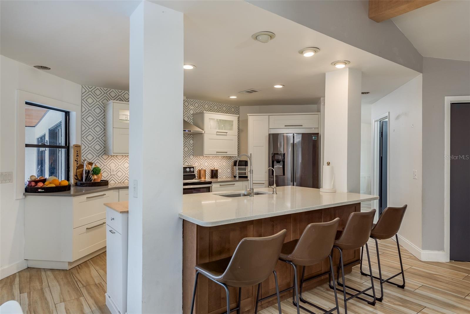 Listing photo id 17 for 5811 Dory Way