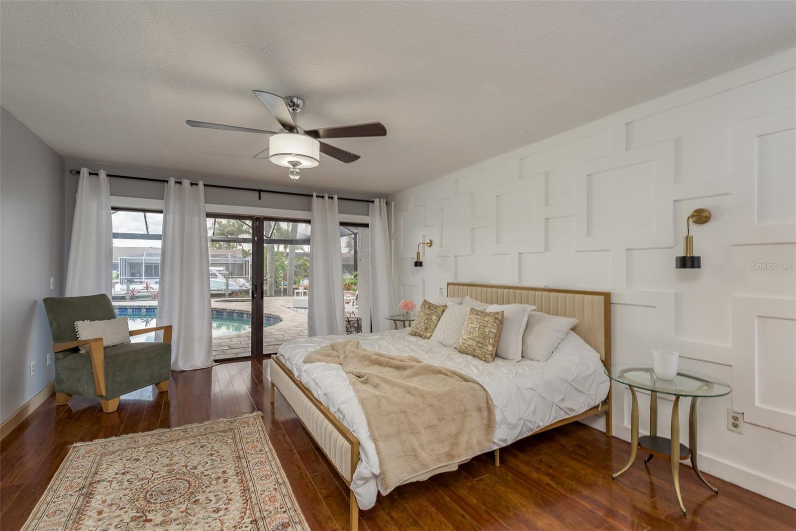 Listing photo id 19 for 5811 Dory Way