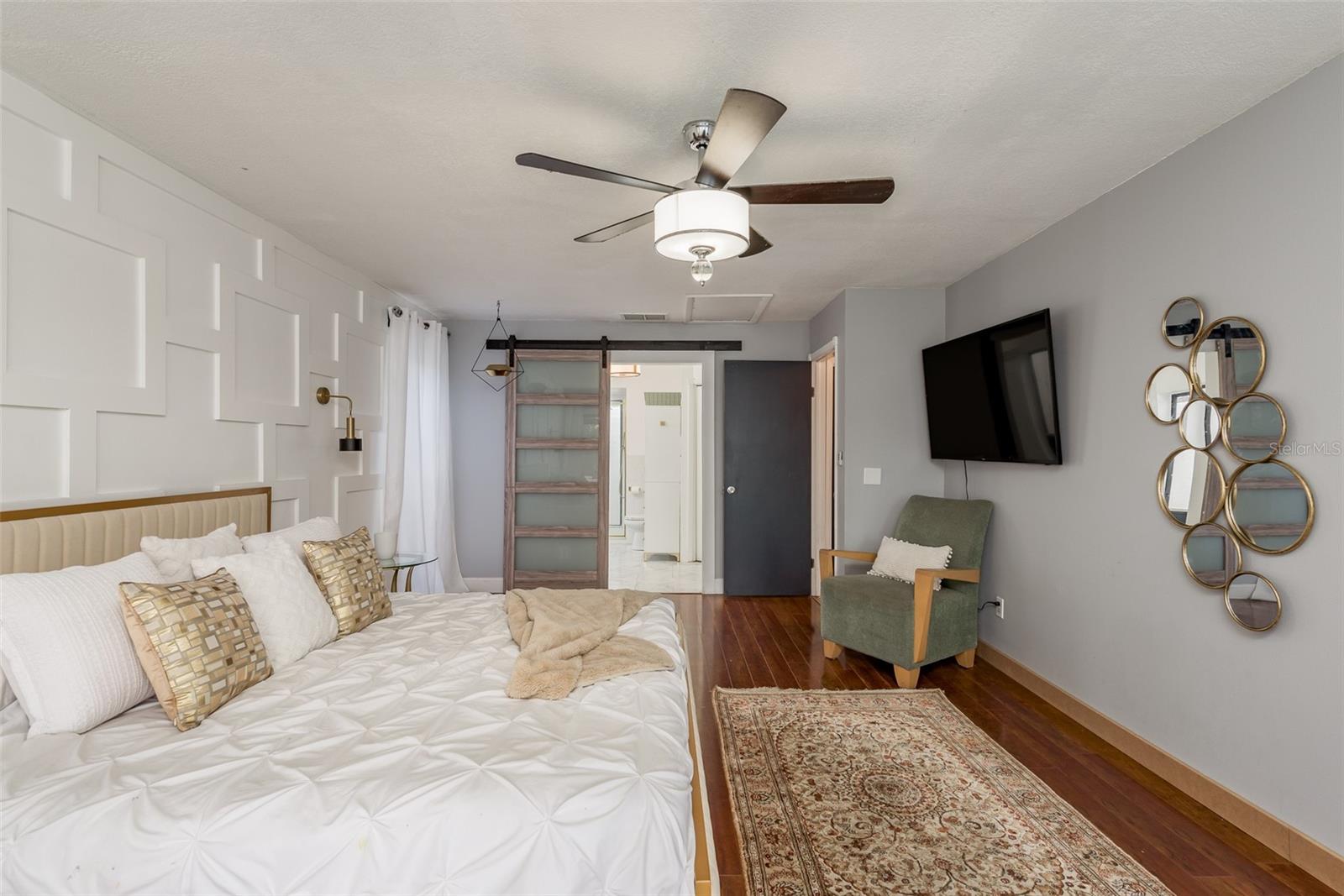 Listing photo id 20 for 5811 Dory Way