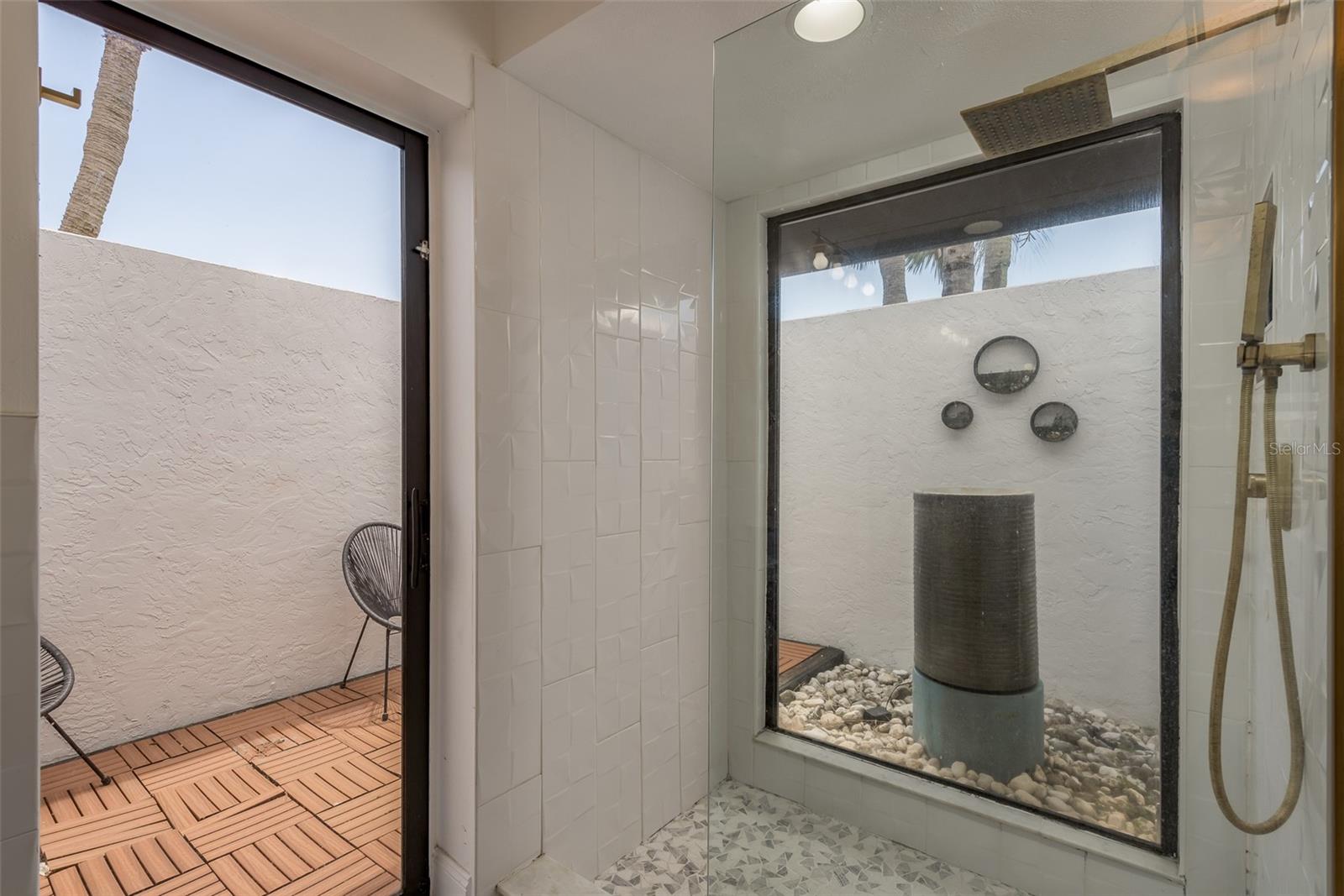 Listing photo id 22 for 5811 Dory Way