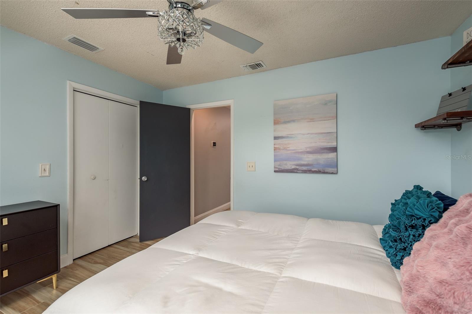 Listing photo id 24 for 5811 Dory Way