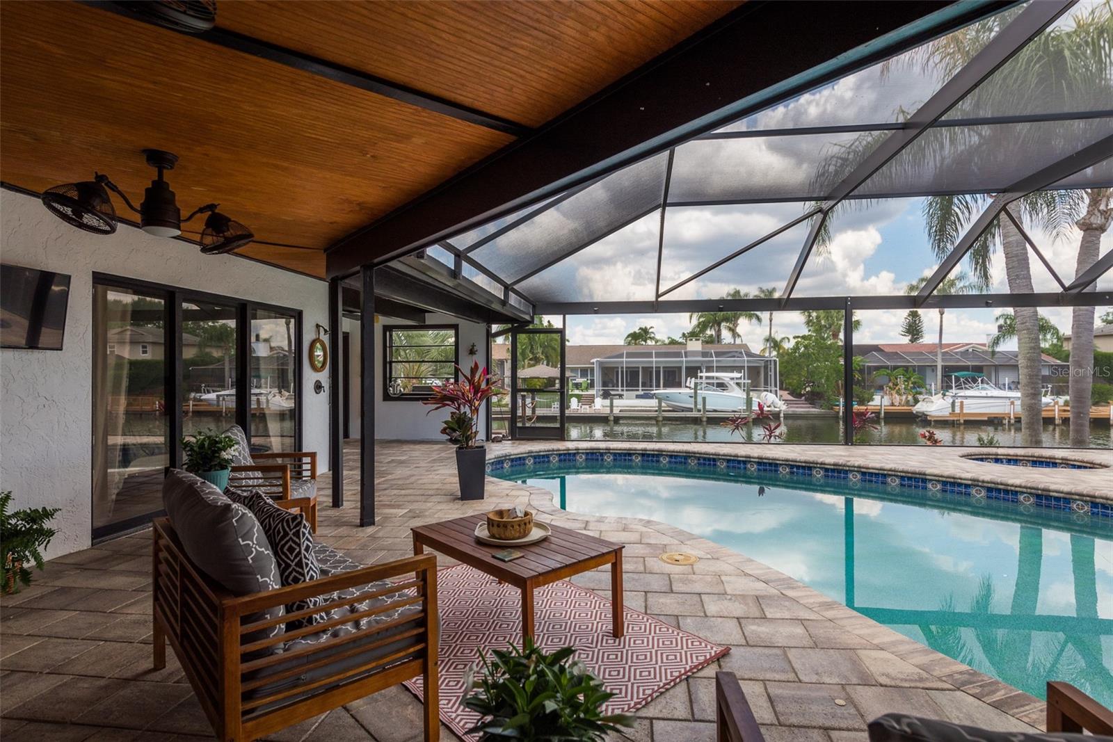 Listing photo id 37 for 5811 Dory Way