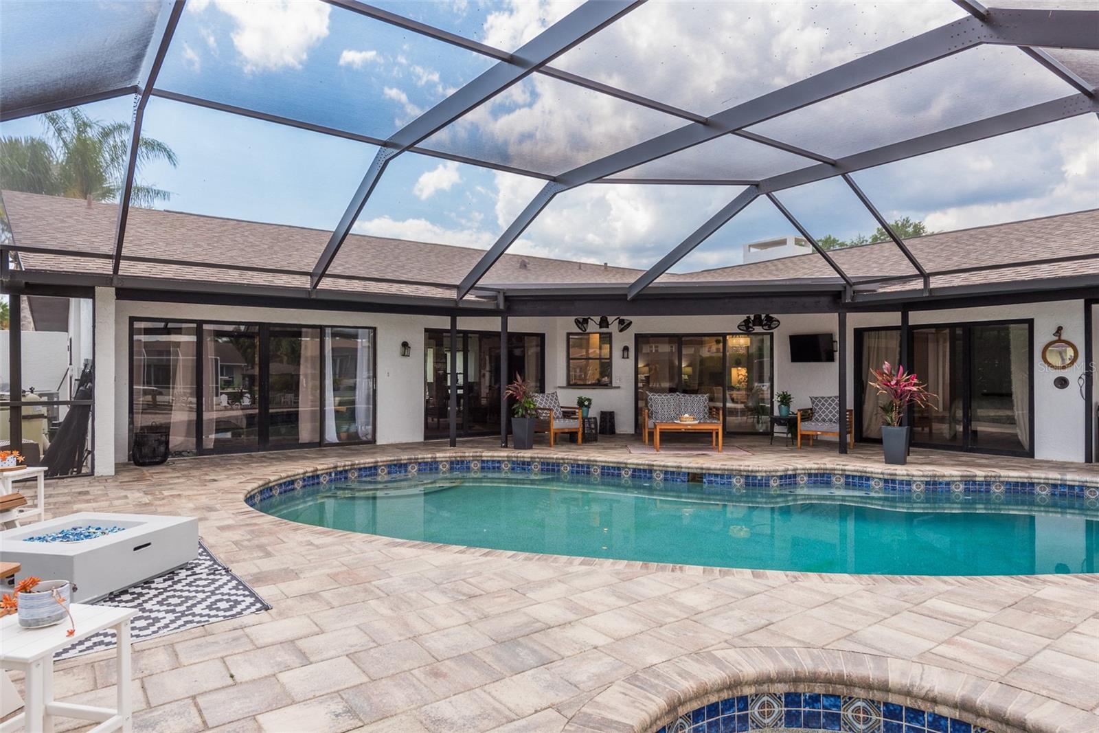 Listing photo id 38 for 5811 Dory Way