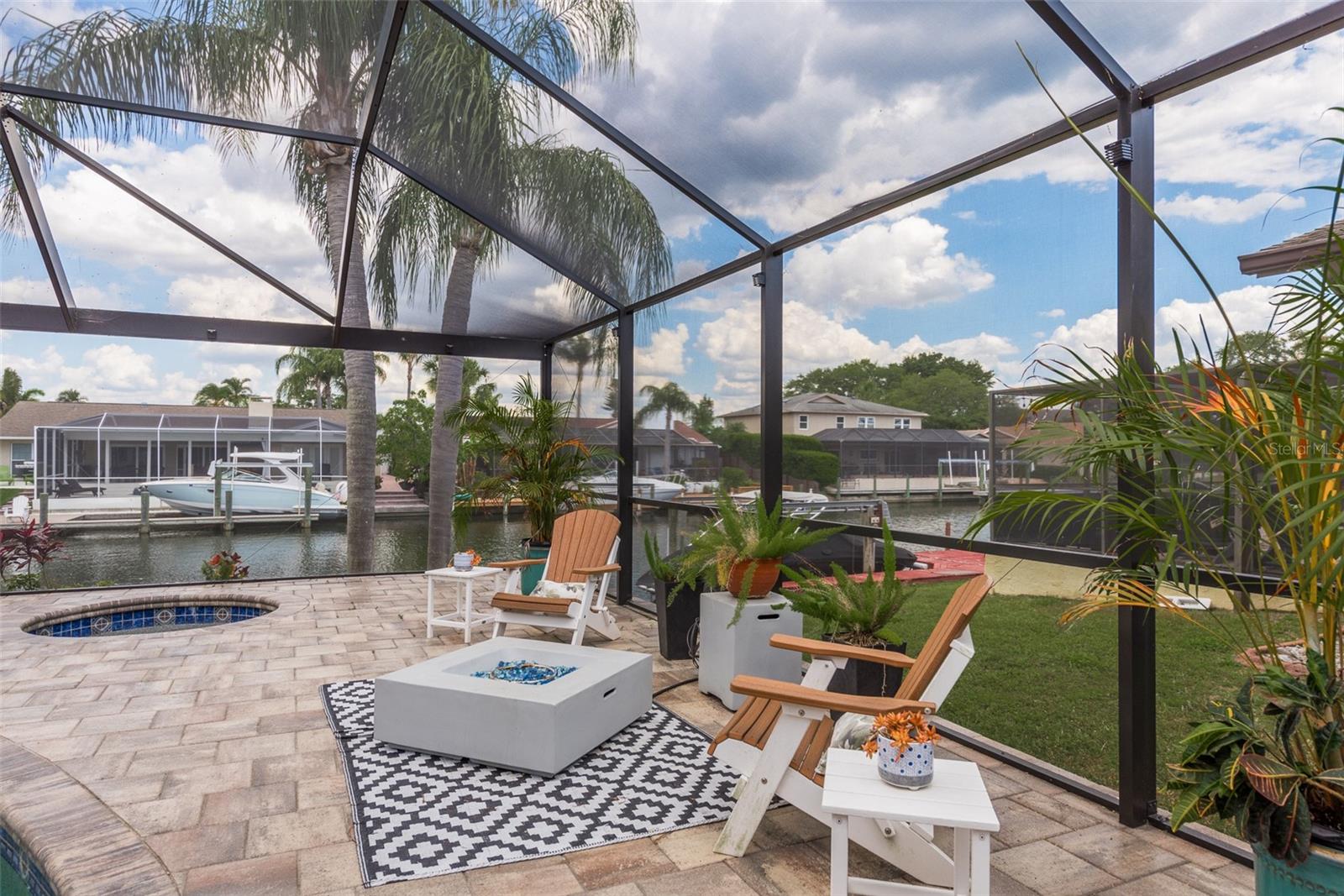 Listing photo id 40 for 5811 Dory Way