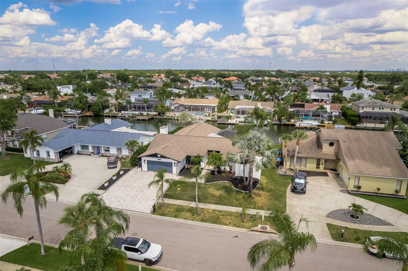 Listing photo id 48 for 5811 Dory Way
