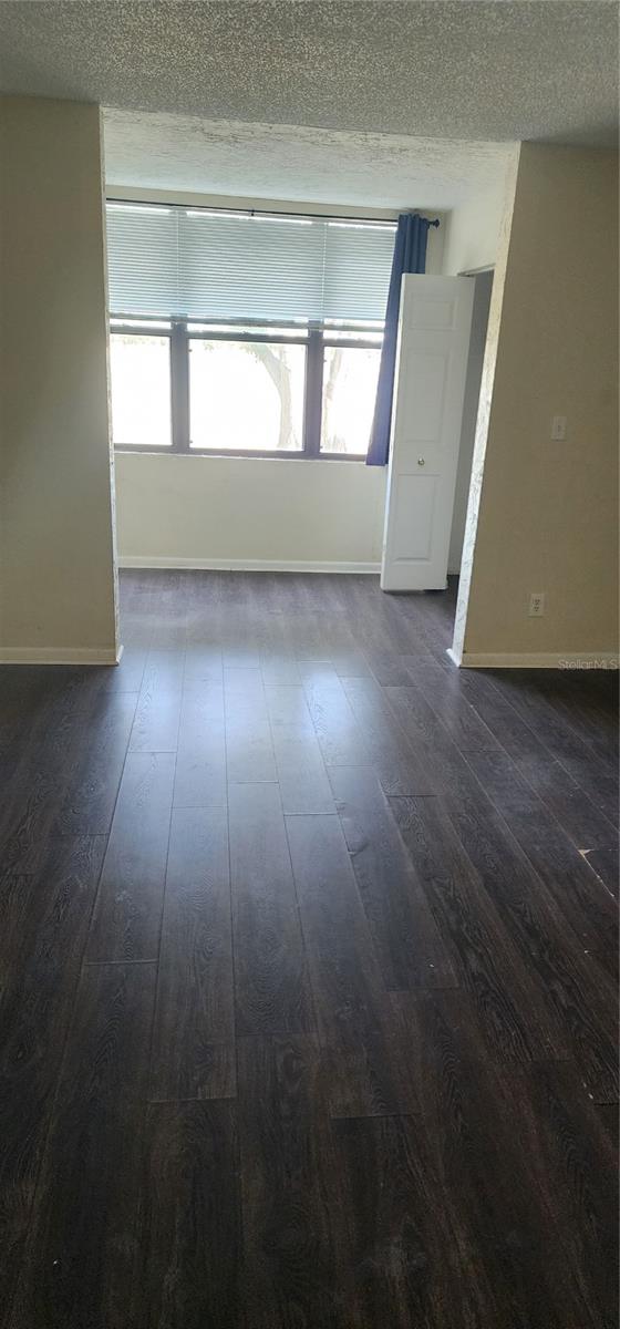 Image 15 of 20 For 2017 Skimmer Court W 413