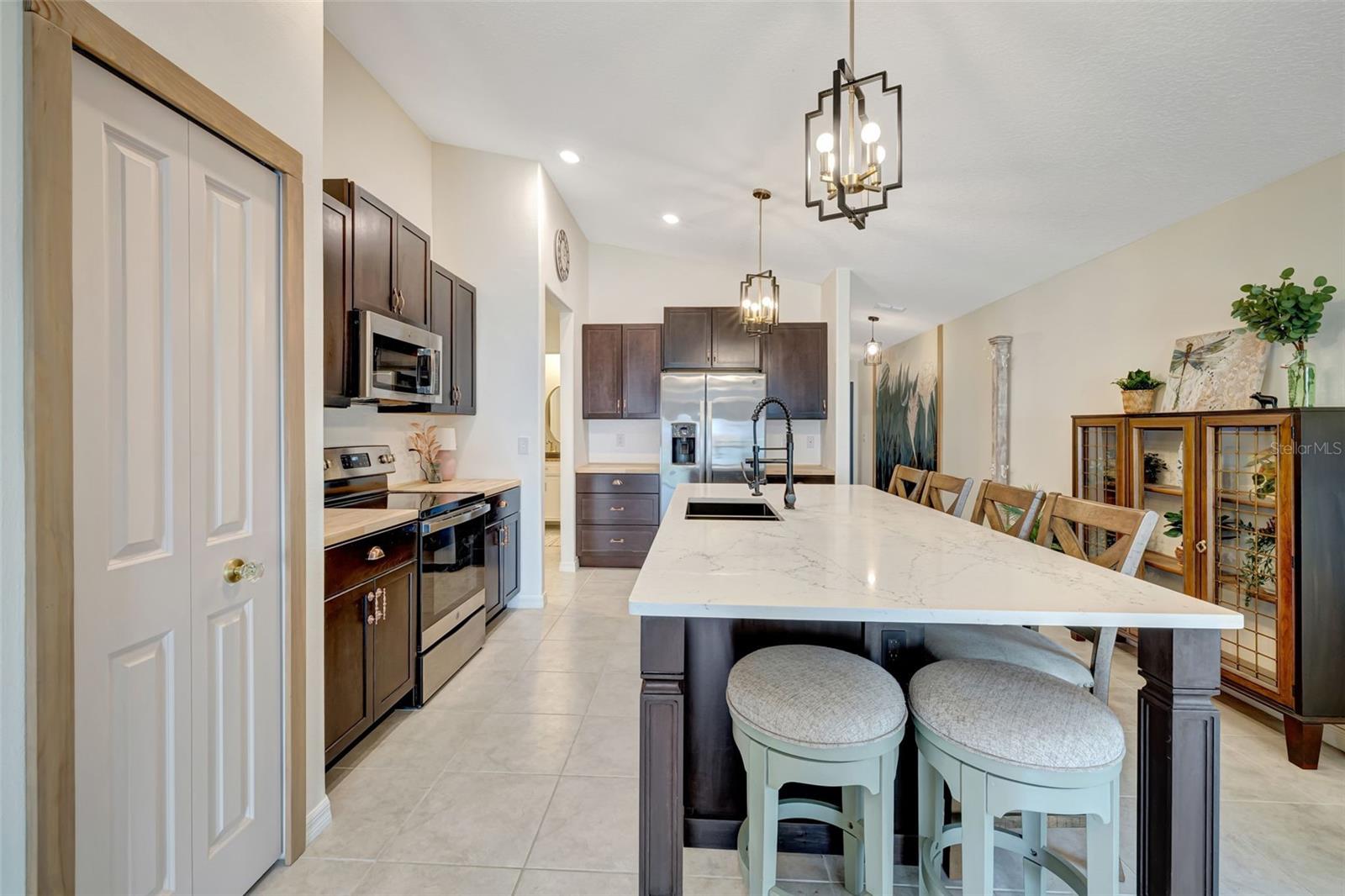 Image 10 of 54 For 7225 Ronnie Gardens Court