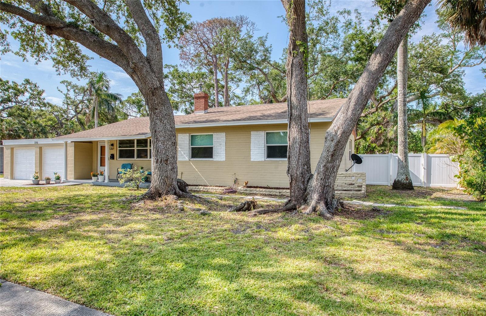 Image 3 of 45 For 770 27th Avenue S