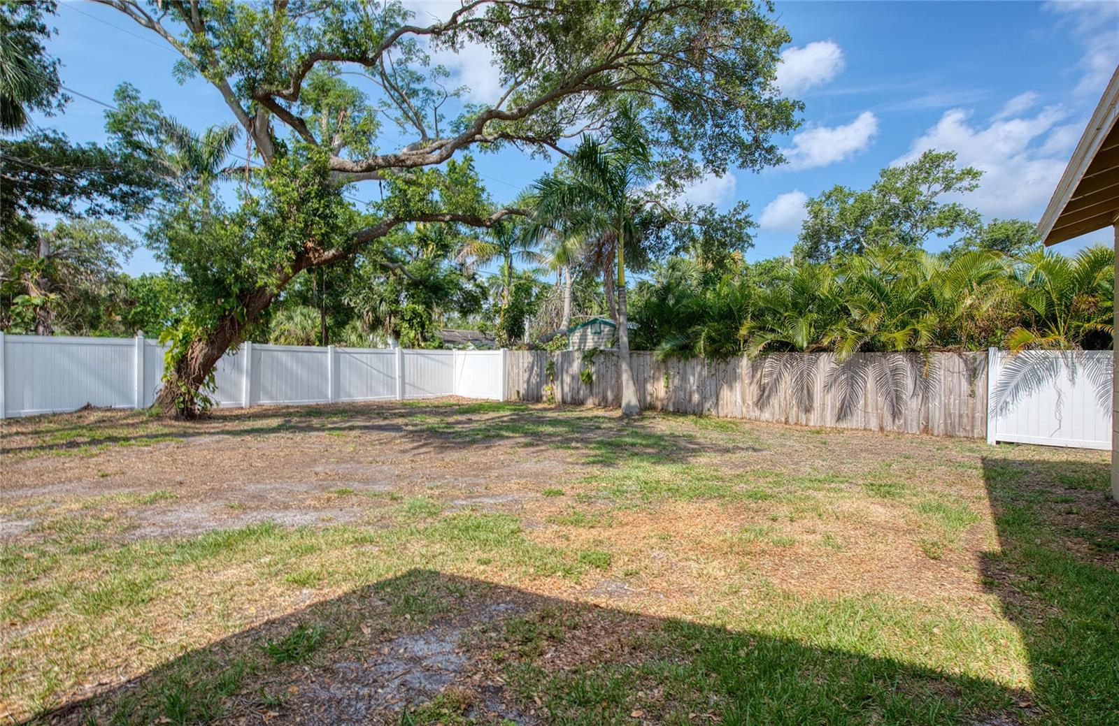 Image 42 of 45 For 770 27th Avenue S