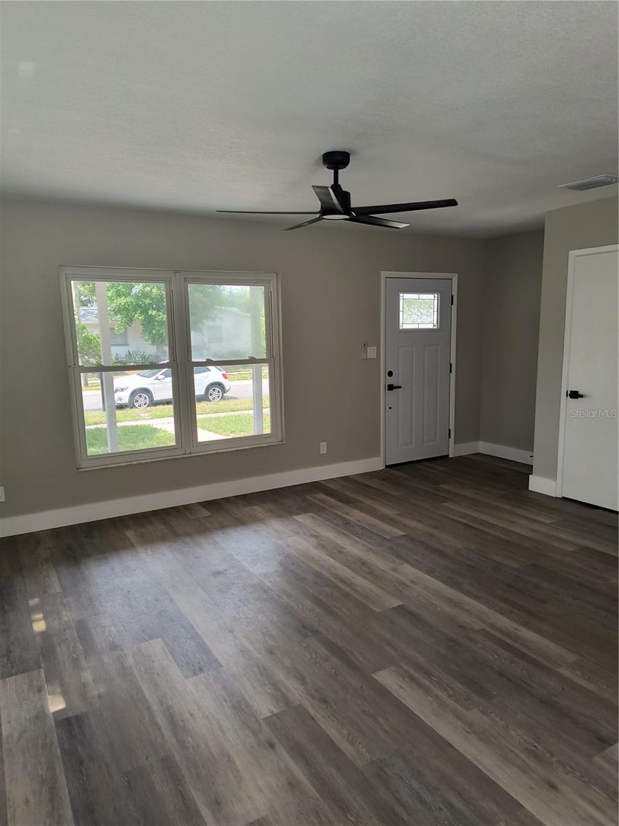 Image 7 of 20 For 1907 111th Avenue