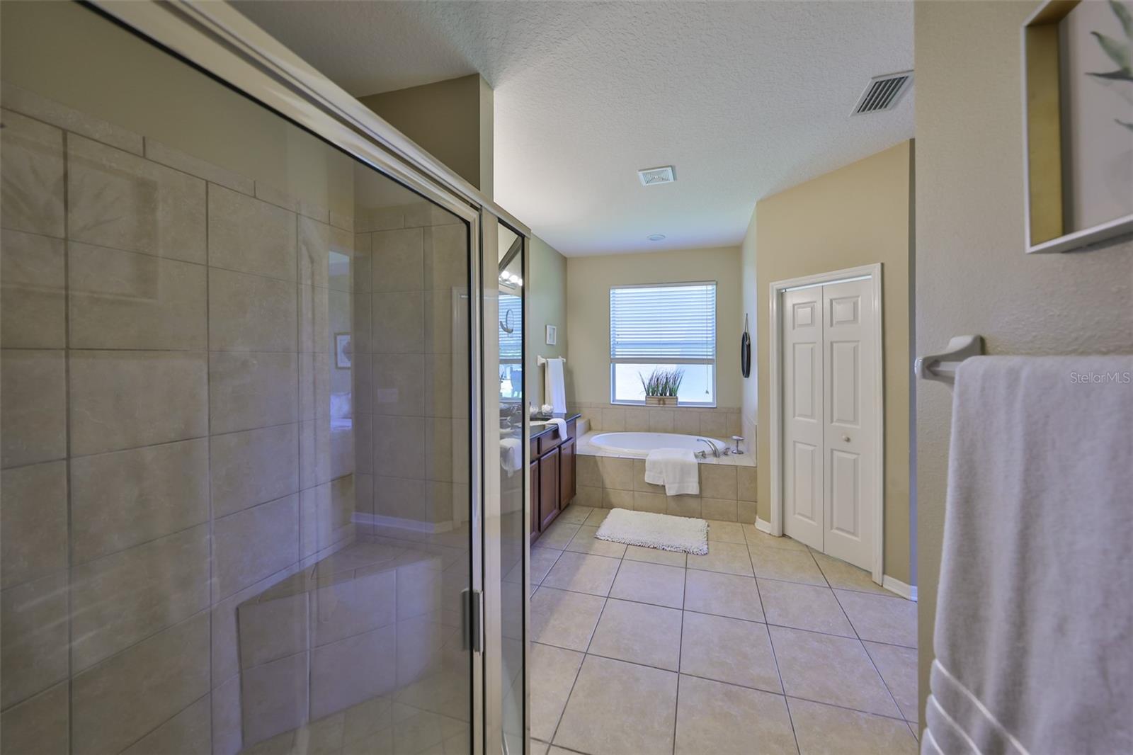 Image 36 of 48 For 11408 Coventry Grove Circle