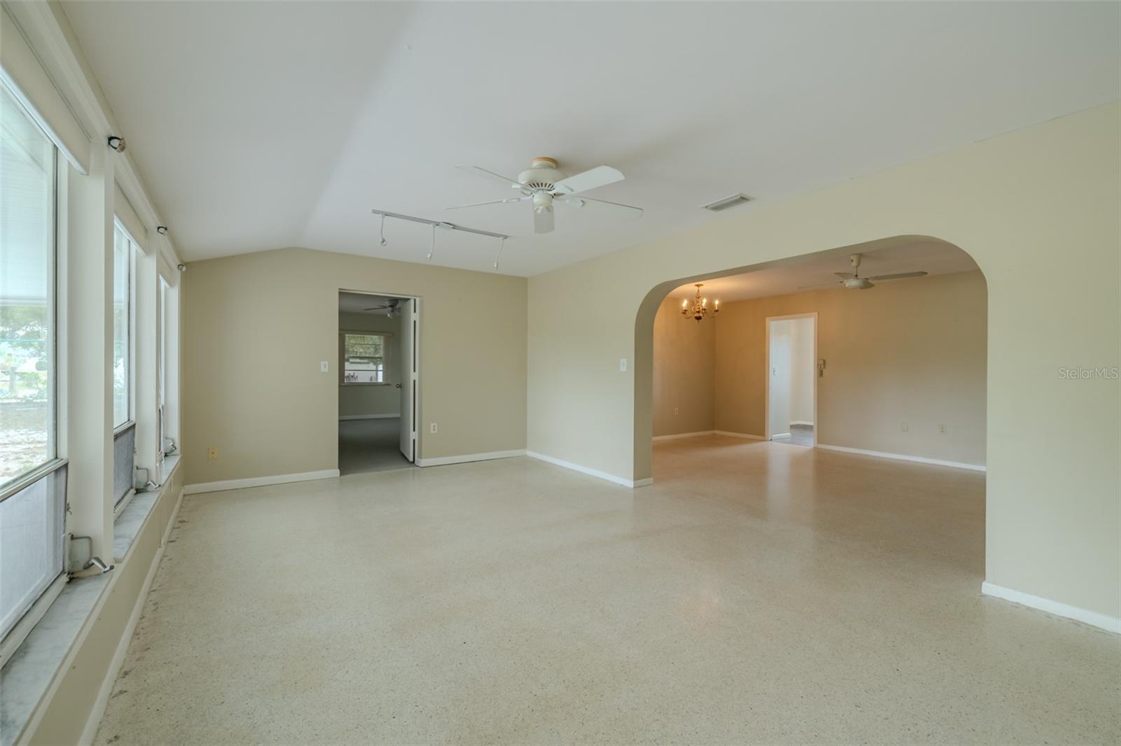 Image 11 of 42 For 1509 Cherry Hills Drive