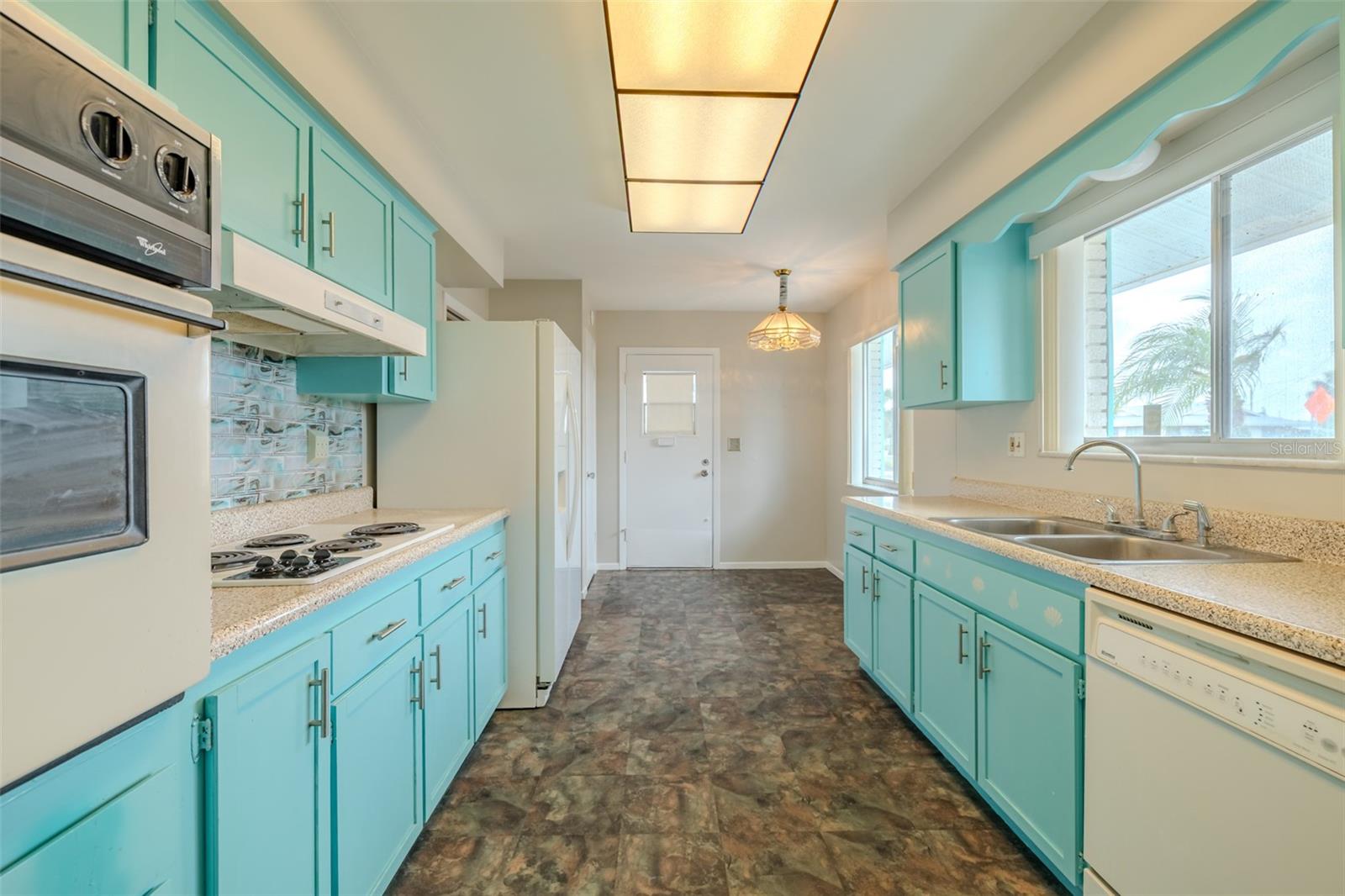 Image 16 of 42 For 1509 Cherry Hills Drive