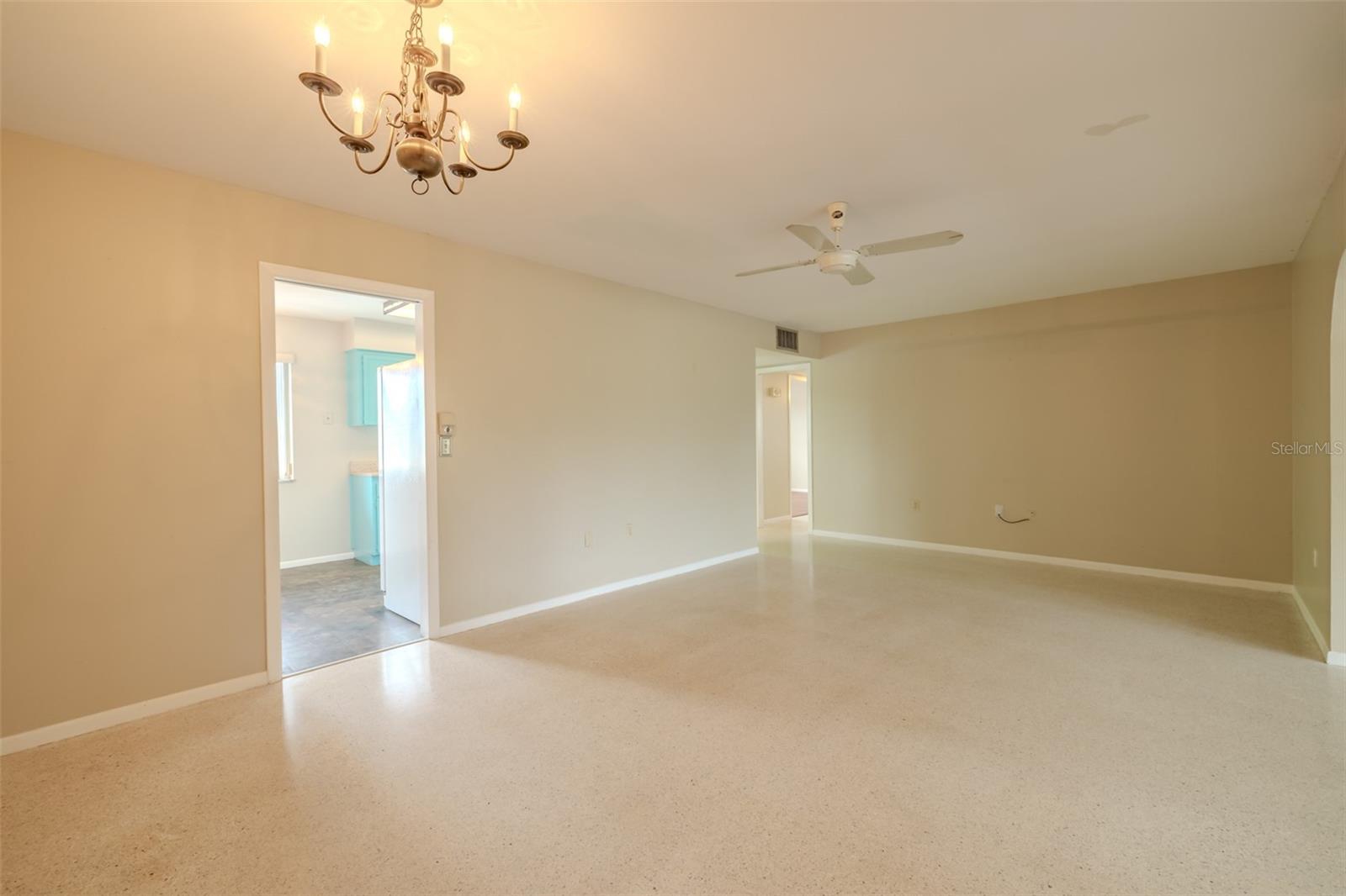 Image 7 of 42 For 1509 Cherry Hills Drive