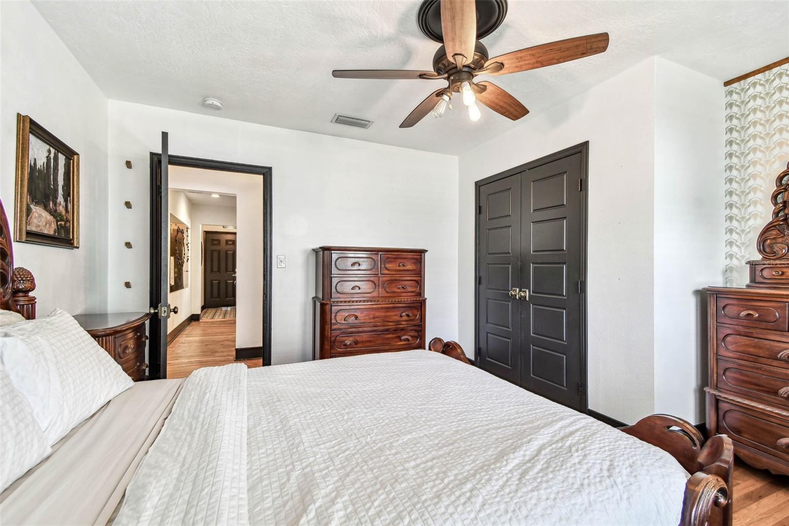 Image 20 of 37 For 233 24th Street N
